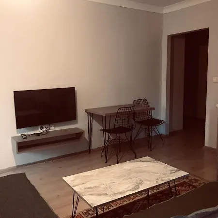 06ev House *